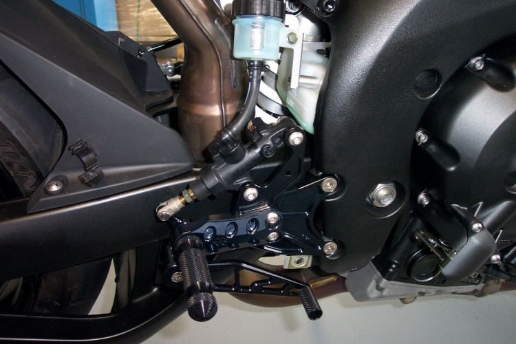 Gilles AS31GT Rearsets for the Yamaha YZFR1 (20042006)