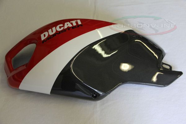 CARBONVANI - DUCATI MONSTER M1100 / M796 / M696 CARBON FIBER LH FUEL TANK SIDE PANEL DUCATI CORSE WITH FRAME AND MESH CARBONVANI - DUCATI MONSTER M1100 / M796 / M696 CARBON FIBER LH FUEL TANK SIDE PANEL DUCATI CORSE WITH FRAME AND MESH