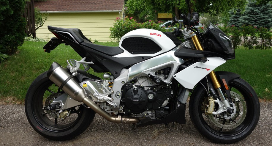 TechSpec Tank Grip Pads for the Aprilia RSV4 R (14+) and Tuono V4R (14-20) TechSpec Tank Grip Pads for the Aprilia RSV4 R (14+) and Tuono V4R (14-20)