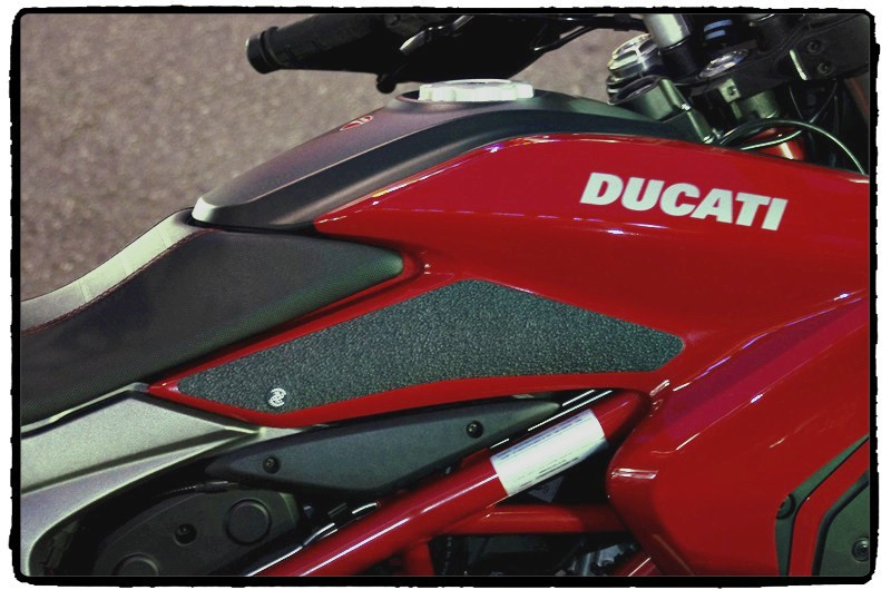 TechSpec High Fusion Tank Grip Pads for the Ducati Hypermotard / Hyperstrada 821/939 TechSpec High Fusion Tank Grip Pads for the Ducati Hypermotard / Hyperstrada 821/939