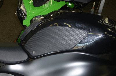 TechSpec Tank Grip Pads for the Kawasaki Ninja ZX-6R 636 (13+) TechSpec Tank Grip Pads for the Kawasaki Ninja ZX-6R 636 (13+)