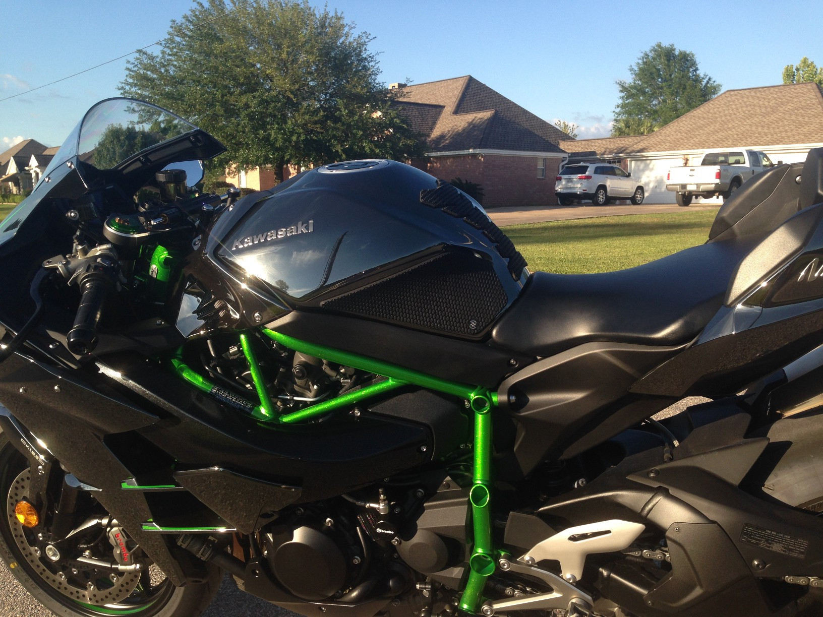 TechSpec Tank Grip Pads for the Kawasaki Ninja H2 (15+) TechSpec Tank Grip Pads for the Kawasaki Ninja H2 (15+)