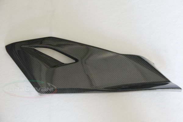 CARBONVANI - MV AGUSTA BRUTALE 920 / 990 / 1090 /R /RR CARBON FIBER RH SMALL TANK SIDE COVER CARBONVANI - MV AGUSTA BRUTALE 920 / 990 / 1090 /R /RR CARBON FIBER RH SMALL TANK SIDE COVER