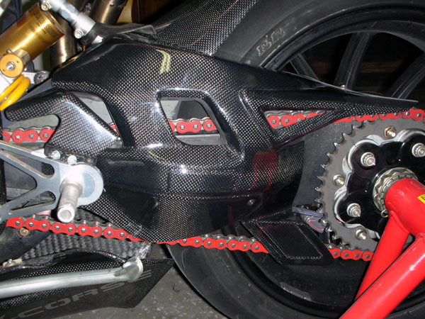 CARBONVANI - MV AGUSTA BRUTALE CARBON FIBER SWINGARM GUARD (2006-09) CARBONVANI - MV AGUSTA BRUTALE CARBON FIBER SWINGARM GUARD (2006-09)