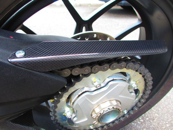 CARBONVANI - MV AGUSTA BRUTALE 675 / 800 CARBON FIBER UPPER CHAIN GUARD CARBONVANI - MV AGUSTA BRUTALE 675 / 800 CARBON FIBER UPPER CHAIN GUARD