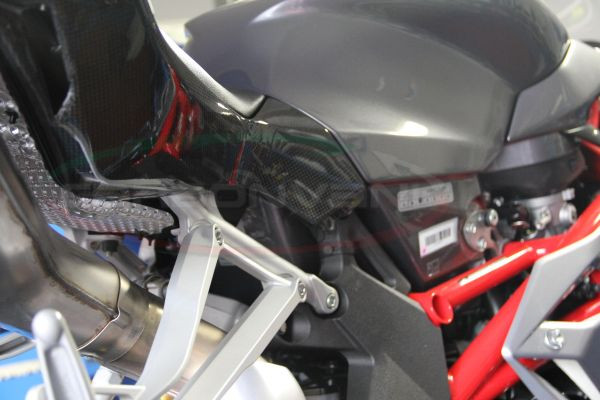 CARBONVANI - MV AGUSTA F4 CARBON FIBER RH SEAT TAIL (2010+) CARBONVANI - MV AGUSTA F4 CARBON FIBER RH SEAT TAIL (2010+)