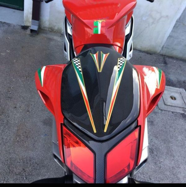 CARBONVANI - MV AGUSTA F4 CARBON FIBER TWIN SEAT TAIL MV CORSE (2010+) CARBONVANI - MV AGUSTA F4 CARBON FIBER TWIN SEAT TAIL MV CORSE (2010+)