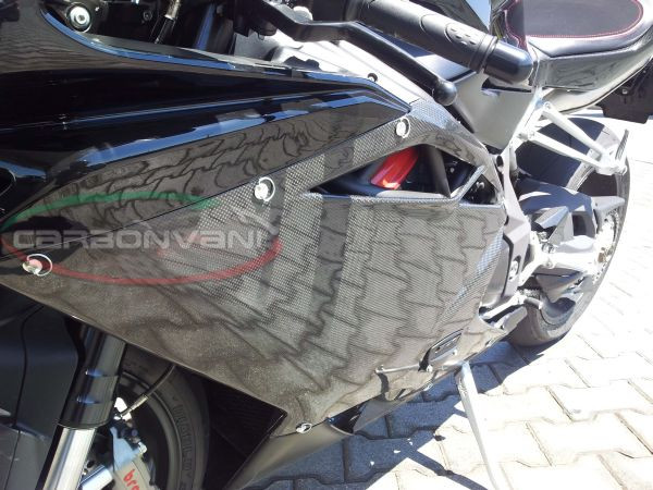 CARBONVANI - MV AGUSTA F4 CARBON FIBER LH SIDE PANEL (2010+) CARBONVANI - MV AGUSTA F4 CARBON FIBER LH SIDE PANEL (2010+)