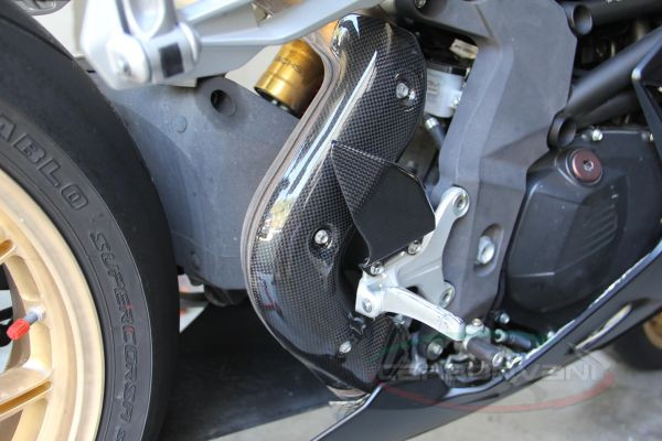 CARBONVANI - MV AGUSTA F4 CARBON FIBER EXHAUST COLLECTOR GUARD (2010+) CARBONVANI - MV AGUSTA F4 CARBON FIBER EXHAUST COLLECTOR GUARD (2010+)