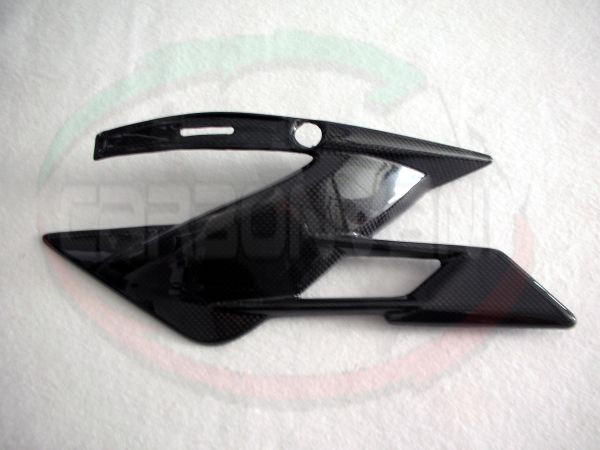 CARBONVANI - CARBON FIBER UPPER CHAIN GUARD For MV AGUSTA F4 (10-20) and BRUTALE / RUSH 1000 (2020+) CARBONVANI - CARBON FIBER UPPER CHAIN GUARD For MV AGUSTA F4 (10-20) and BRUTALE / RUSH 1000 (2020+)