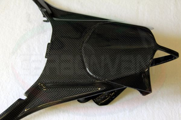CARBONVANI - MV AGUSTA F4 CARBON FIBER SEAT TAIL CENTER (2010+) CARBONVANI - MV AGUSTA F4 CARBON FIBER SEAT TAIL CENTER (2010+)