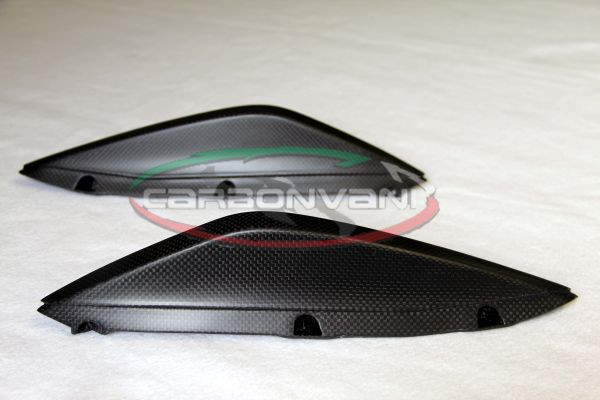 CARBONVANI - MV AGUSTA RIVALE CARBON FIBER LEFT OUTSIDE TANK SIDE PANEL CARBONVANI - MV AGUSTA RIVALE CARBON FIBER LEFT OUTSIDE TANK SIDE PANEL