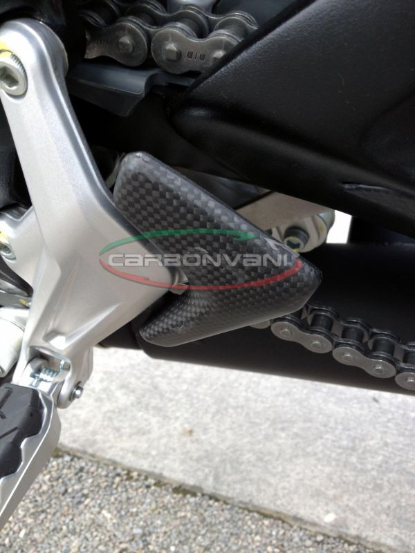CARBONVANI - MV AGUSTA RIVALE CARBON FIBER LEFT FOOT GUARD CARBONVANI - MV AGUSTA RIVALE CARBON FIBER LEFT FOOT GUARD