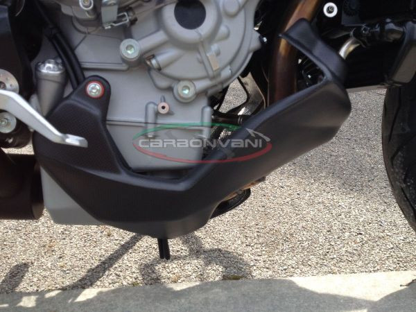 CARBONVANI - MV AGUSTA RIVALE CARBON FIBER RIGHT ENGINE COVER CARBONVANI - MV AGUSTA RIVALE CARBON FIBER RIGHT ENGINE COVER