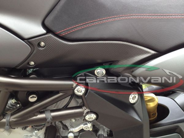 CARBONVANI - MV AGUSTA RIVALE CARBON FIBER LEFT SEAT SIDE PANEL CARBONVANI - MV AGUSTA RIVALE CARBON FIBER LEFT SEAT SIDE PANEL