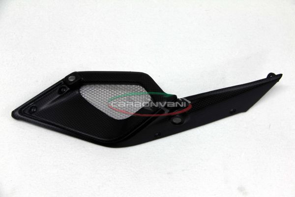 CARBONVANI - MV AGUSTA RIVALE CARBON FIBER LEFT FUEL TANK INSIDE PANEL WITH MESH CARBONVANI - MV AGUSTA RIVALE CARBON FIBER LEFT FUEL TANK INSIDE PANEL WITH MESH