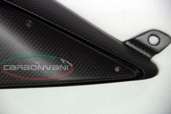 CARBONVANI - MV AGUSTA RIVALE CARBON FIBER RIGHT AIR EXTRACTOR COVER CARBONVANI - MV AGUSTA RIVALE CARBON FIBER RIGHT AIR EXTRACTOR COVER