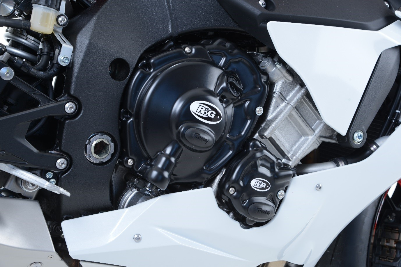 R&G Racing Yamaha YZF-R1 '15-16 and FZ-10 (MT-10) '16-17 RHS ignition pickup cover Race version R&G Racing Yamaha YZF-R1 '15-16 and FZ-10 (MT-10) '16-17 RHS ignition pickup cover Race version