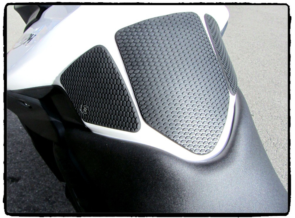 TechSpec Tank Grip Pads for the Triumph Tiger 800 XC (11+) TechSpec Tank Grip Pads for the Triumph Tiger 800 XC (11+)